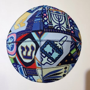 Hanukkah Kippah Yarmulke  Saucer Style Chanukah Driedel, Presents, Gelt