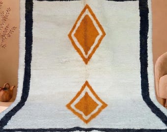 Handmade Moroccan Wool Rug 6x8 ft: Lavender Cream Diamond Design