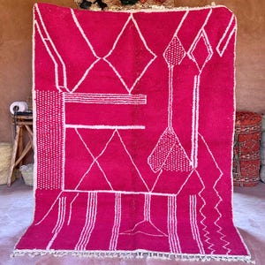 Handmade Moroccan Wool Rug: Pink & White Geometric Design