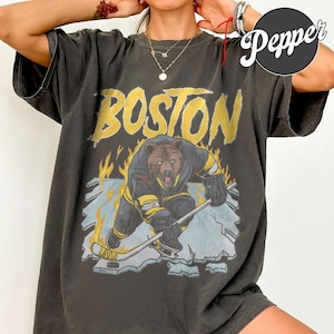 Boston Bruins Hockey Skeleton Comfort Color Pepper T-shirt, Vintage Boston Bruins Hockey US Sweatshirt, Ishockeytröja 25425MD42