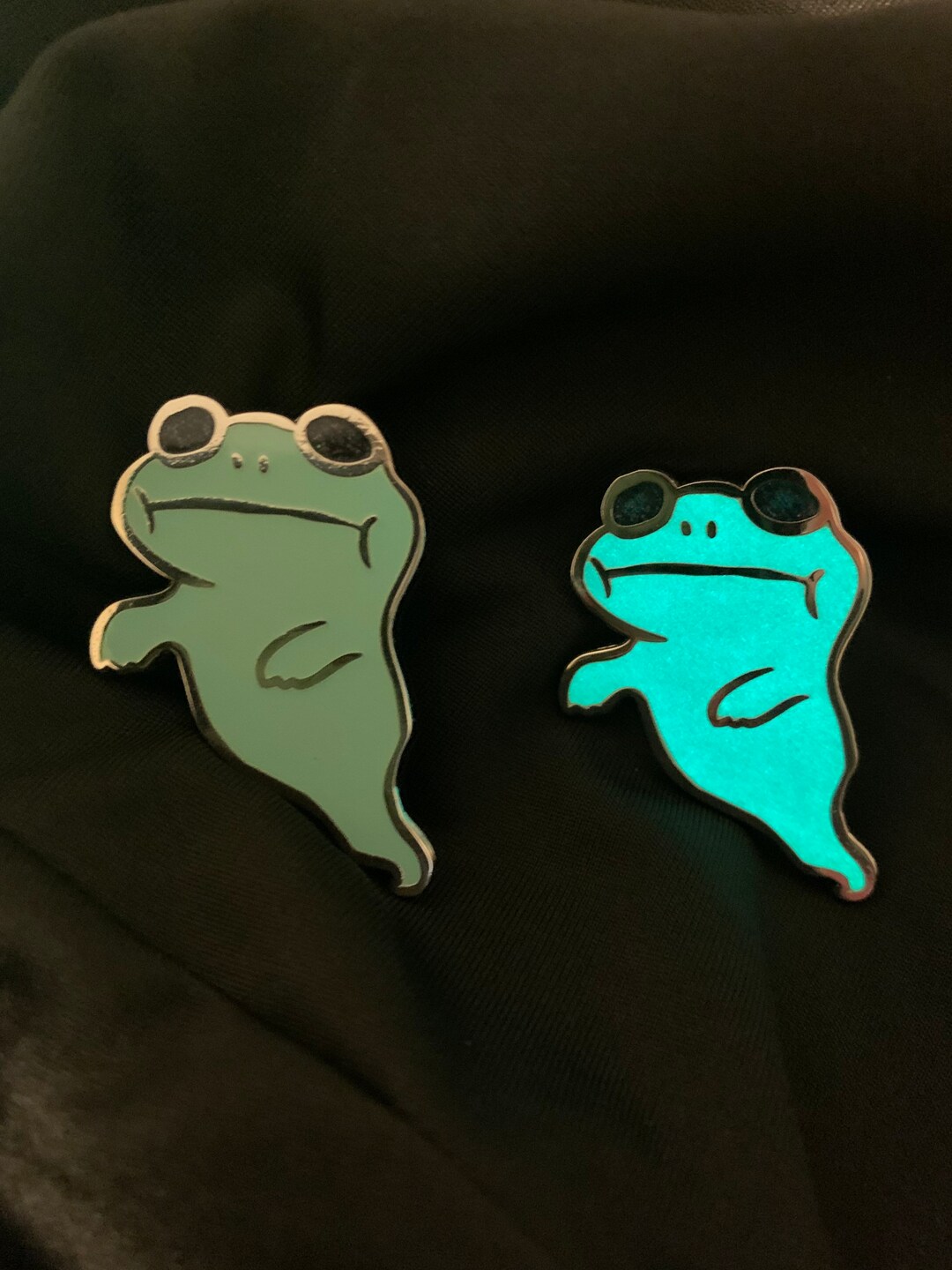 Fabulous Frog With Glitter Boots Enamel Pin 
