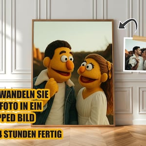 Könnte beinhalten: Ein gerahmter Druck mit zwei Muppet-ähnlichen Figuren, einem Mann und einer Frau, mit gelber Haut, großen Augen und orangen Nasen. Die männliche Figur trägt eine Jeansjacke. Der Druck wird an einer Wand mit dem Text "VERWANDELN SIE IHR FOTO IN EIN MUPPED BILD IN 24 STUNDEN FERTIG" angezeigt.
