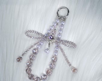 Handgefertigte Perlen Handyanhänger, Lavendel Kristall Schleifenband, Fairycore Taschenanhänger, Coquette Schlüsselanhänger, Silber Blumen Perlenkette, Geschenk für Freundin