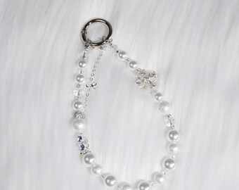 Handmade White Pearl Phone Chain, Crystal Beaded Phone Strap with Lucky Four-Leaf Clover, Elegant White Jewelry for Phone, Valentine Gift