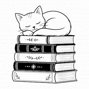 Puede incluir: Una ilustración de arte lineal en blanco y negro de un gato durmiendo acurrucado sobre una pila de cinco libros. Cada lomo de libro presenta motivos decorativos florales o de estrellas, representados con un estilo limpio y líneas negras.