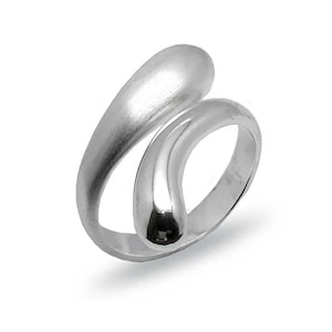 Ladies&#39; ring made of 14k white gold – Solid, unique ring – Handmade – Polished – Wide ring band – Ring sizes selectable – DR069