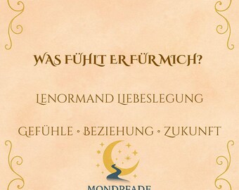 Könnte beinhalten: Eine quadratische Karte mit hellpfirsichfarbenem Hintergrund und goldenen Schmuckecken. Der Text lautet: WAS FÜHLT ER FÜR MICH? LENORMAND LIEBESLEGUNG GEFÜHLE • BEZIEHUNG • ZUKUNFT. Darunter ein goldener Halbmond, Sterne, ein blauer Pfad und MONDPFADE.