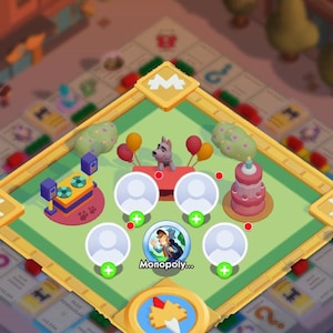 Op de afbeelding: Kleurrijke mobiele game-interface met een Monopoly-thema. Het spelbord toont een hondenpersonage, ballonnen en een taart. De tekst "TEAM UP AND GO" wordt weergegeven, samen met "Scottie's Big Night".