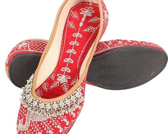 Red Embroidered Punjabi Jutti Flats, Silver Threadwork, Bridal Mojaris