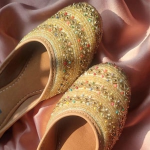 Handmade Golden Embroidered Jutti For Women&#39;s