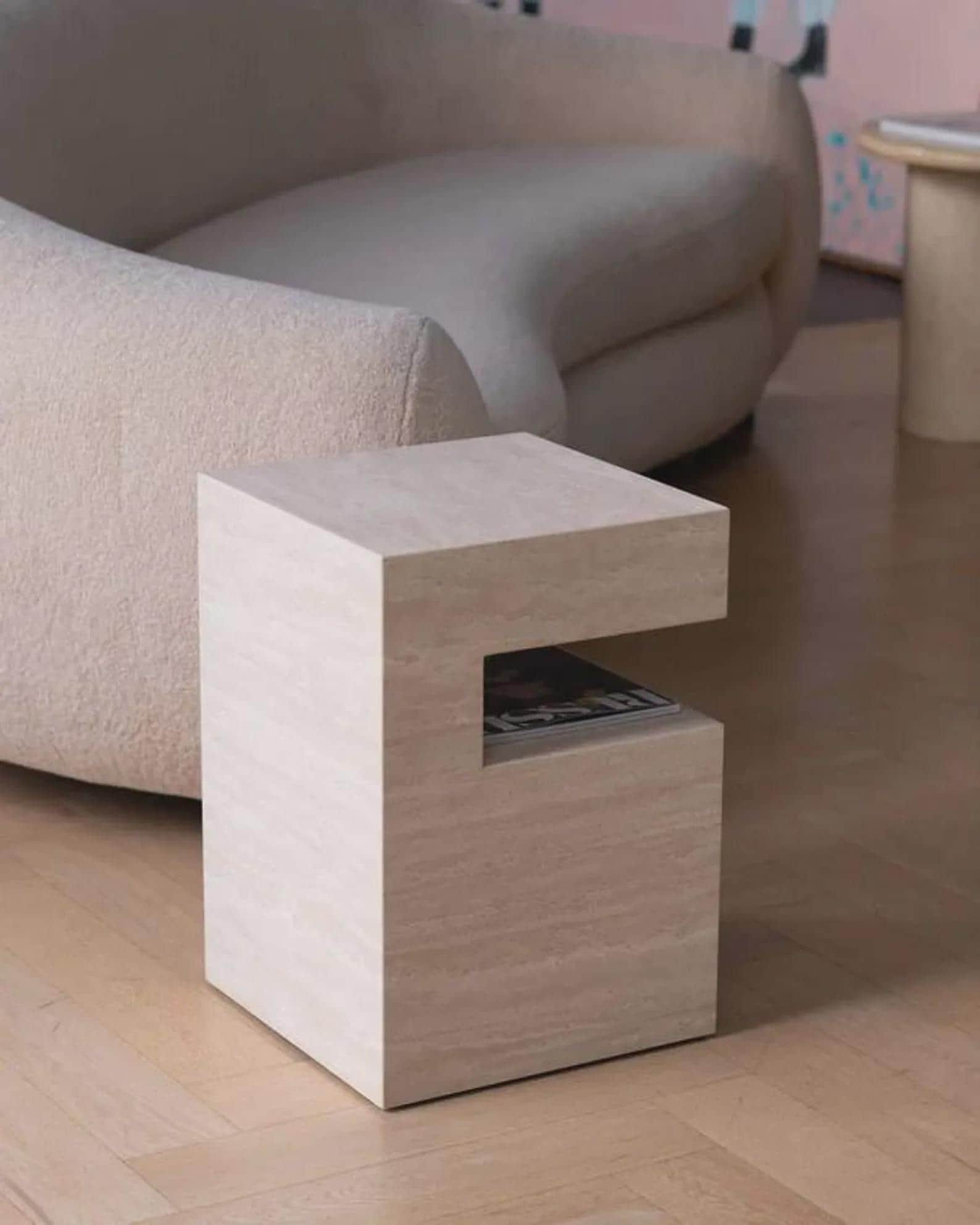 手作りのトラバーチンアクセントテーブル：収納付き素朴な石のサイド