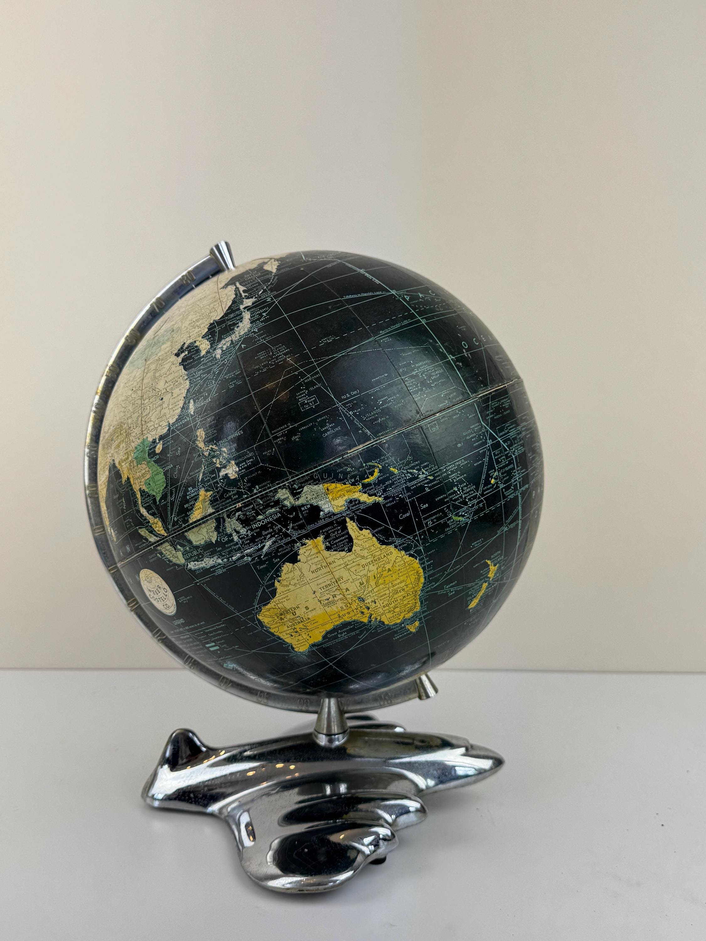 置物 21AW man globe Vintage 1949 Weber Costello Black Globe With Chrome Airplane Base