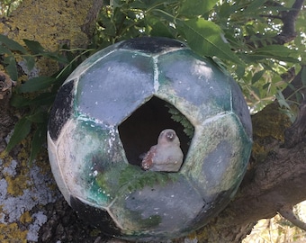 Soccerball Birdhouse, Outdoor Decoration, Rustic Decoration, Hanging  Garden Accessory, Bird Nester, Whimsical fairy,  Wildlife Garden Decor