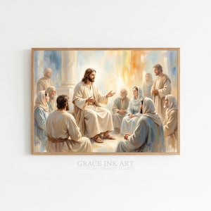 Puede incluir: Una impresión enmarcada que representa una escena religiosa con una figura central con túnicas blancas dirigiéndose a un grupo. La obra de arte presenta colores suaves y un ambiente cálido. El texto "GRACE INK ART christian design studio" está en la parte inferior.