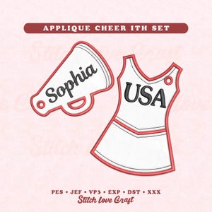 Könnte beinhalten: Applikations-Cheerleading-Set mit Megaphon "Sophia" und weiß-roter USA-Cheerleader-Uniform. Der Text "APPLIQUE CHEER ITH SET" steht oben. Der Text unten lautet "Stitch love craft".