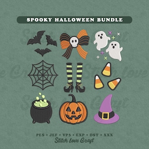 Könnte beinhalten: Ein digitales Stickmuster-Set mit dem Titel SPOOKY HALLOWEEN BUNDLE, das neun Symbole enthält: drei schwarze Fledermäuse, eine orange-schwarze Schleife mit Totenkopf, zwei weiße Geister mit Sternen, ein Spinnennetz, gestreifte Strümpfe, Zuckermais, einen Kessel, einen Kürbis und einen Hexenhut.