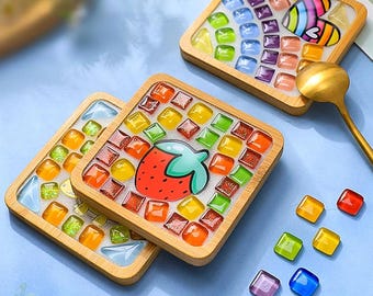 Kit fai da te da 3 pezzi per realizzare sottobicchieri in piastrelle di vetro, confezione di materiali per la realizzazione di sottobicchieri con base in legno, ottimo regalo di Pasqua.