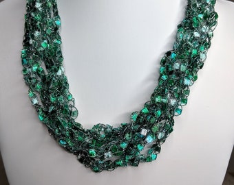 Collier au crochet vert