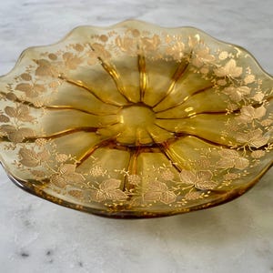 Vintage Amber Glass Bowl with Gold Raspberry & Leaf Etching – Mid Century Indiana Glass Style Serving or Candy Dish – Retro Home Decor