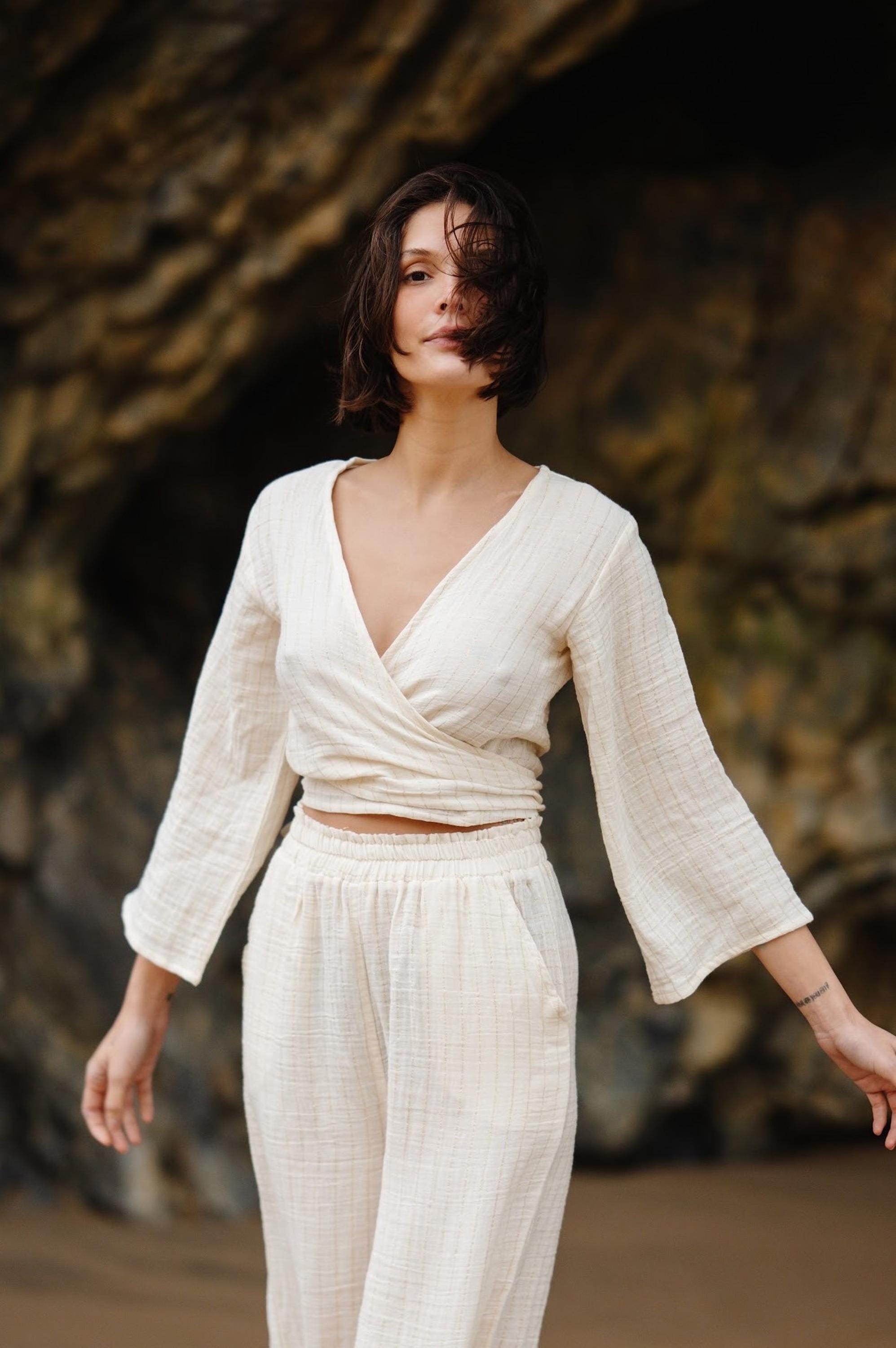 Organic cotton wrap top（white） Flow-top-off-white-yuki-1_x600