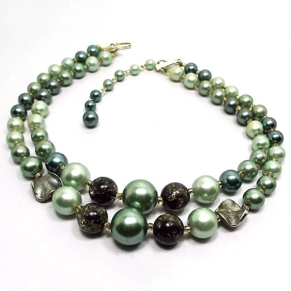 Japan Green Plastic Beaded Mid Century Vintage Mu… - image 1