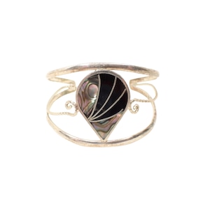 Alpaca Mexico Vintage Black Enameled Teardrop Cuff Bracelet with Inlaid Abalone Shell