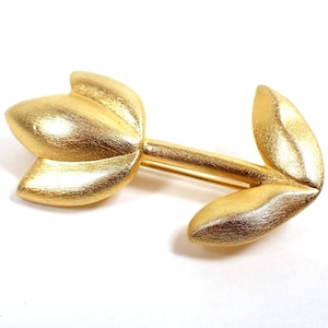 Matte Gold Tone Vintage Flower Brooch Pin, Spring Jewelry, Gifts Under 25