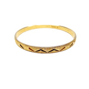Vintage Crown Trifari Zig Zag Etched Gold Tone Bangle Bracelet