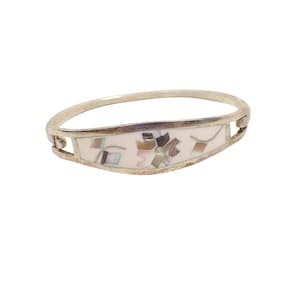 Vintage White Enameled Hinged Bangle Bracelet with Abalone Shell Flower Design