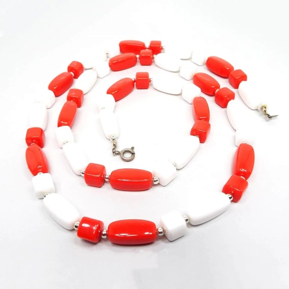 Red and White Vintage Lucite Beaded Necklace, Geo… - image 1