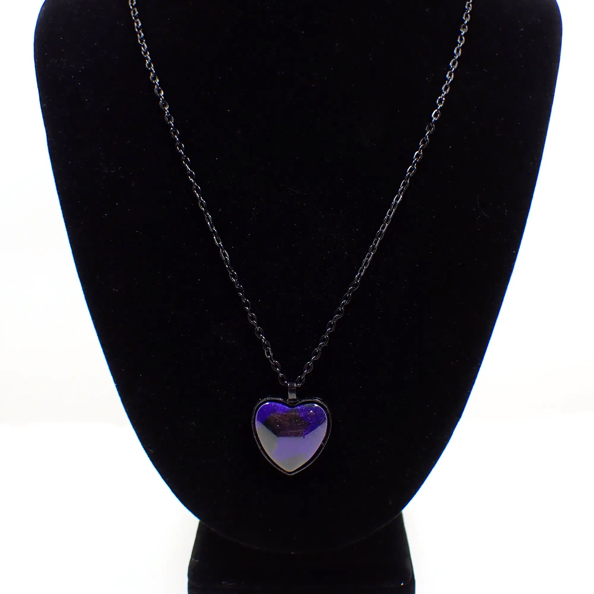 【BLACKPURPLE】[silver925] Pumping Heart Pendant Handmade Black and Bluish Purple Resin Heart Pendant