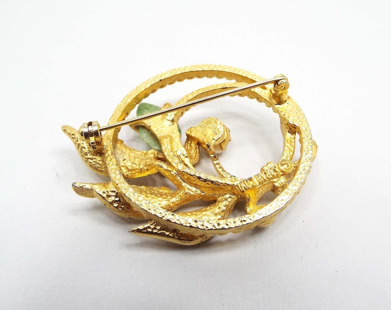 Sarah Coventry Vintage Jade Cultured Pearl Brooch Pin Gold Tone Mid Century 1960s