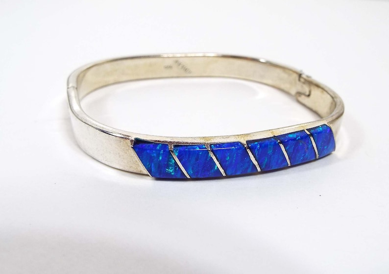 Sterling Silver Vintage Hinged Bangle Bracelet with Simulated Blue Opal Retro 1980s Made in Mexico