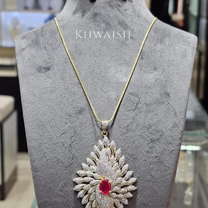 Mooie robijnrode diamant ovaal geslepen goud zilver pave Stones setting Cz statement hanger ketting set en oorbellen, Diamanten sieraden