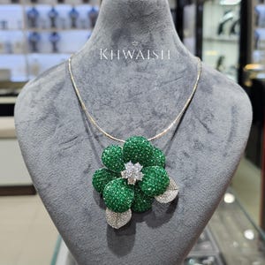 Beautiful Emerald Green Floral Micro Diamond Princess Cut Silver Stones Cz Statement Pendant Chain Necklace set and earrings