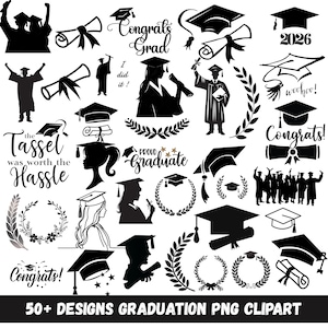 Puede incluir: Una colección de diseños de imágenes prediseñadas en blanco y negro con temática de graduación. Los diseños incluyen birretes, diplomas, siluetas de graduados y texto de celebración como "Congrats Grad" y "Proud Graduate". También está presente el texto "50+ DESIGNS GRADUATION PNG CLIPART".