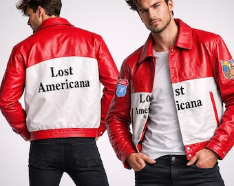 Chaqueta bomber de cuero rojo con parches bordados inspirada en Lost Americana de MGK
