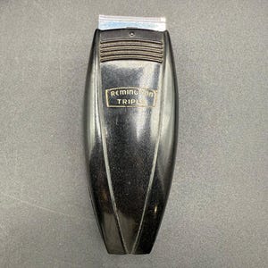 Vintage Remington-Rand Blue Streak Triple Electric Shaver Model 377 image 4