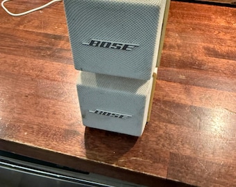 Bose AM5 Acoustimass Swiveling Cube Speaker – White - tested and works
