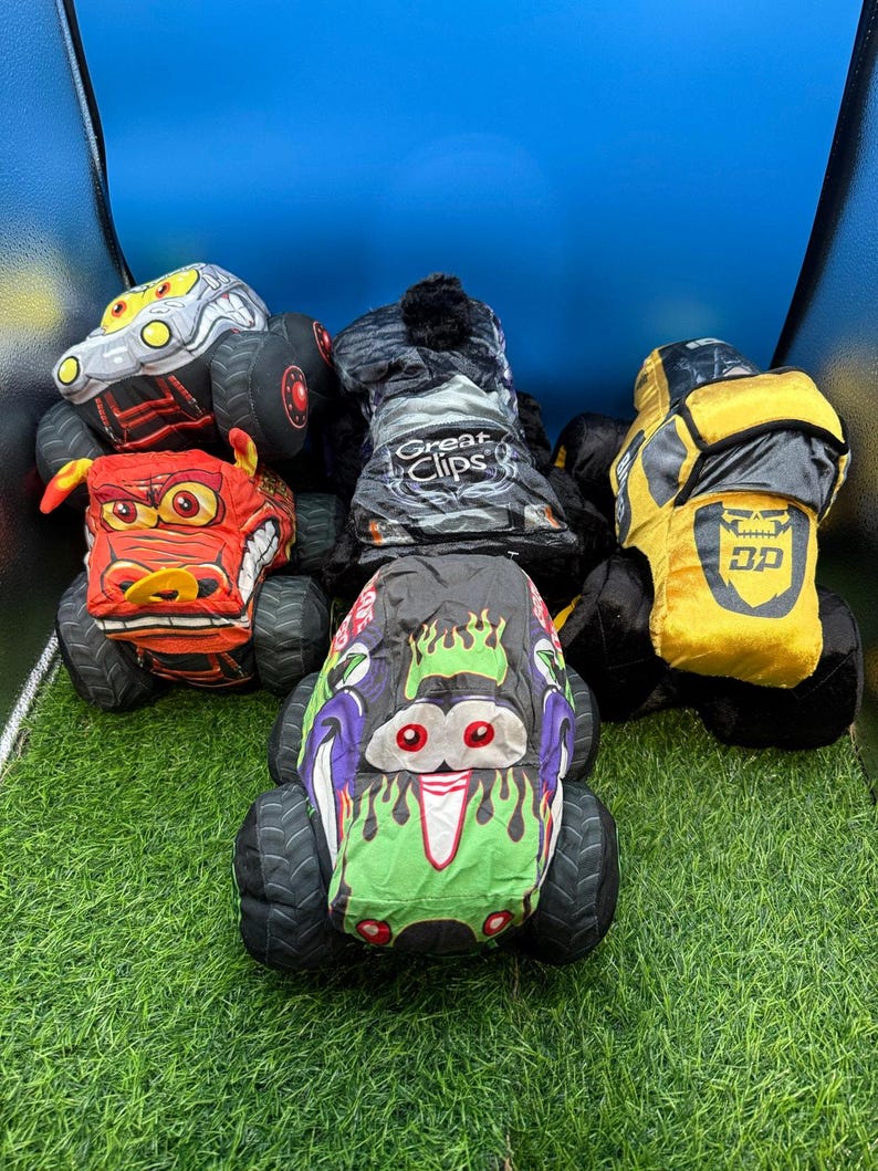 Lote de 5 peluches suaves de Monster Jam Monster Trucks imagen 2