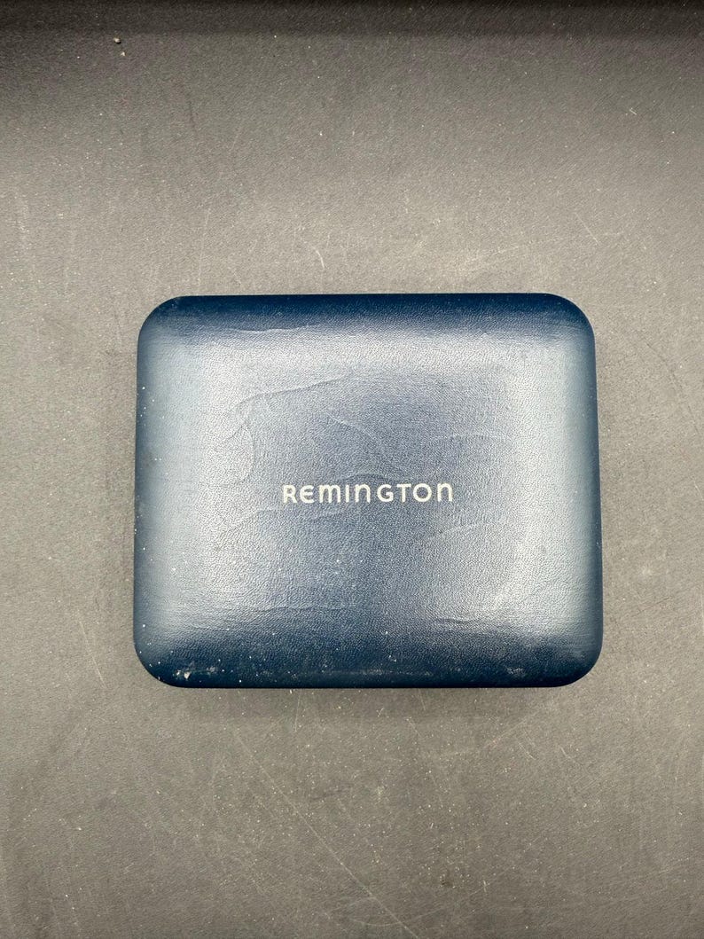 Vintage Remington-Rand Blue Streak Triple Electric Shaver Model 377 image 3