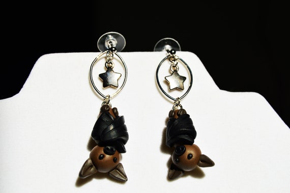 Bats and stars earrings. | Goth | Halloween | Cute | Animal | Night | Wings | Dangle | Star