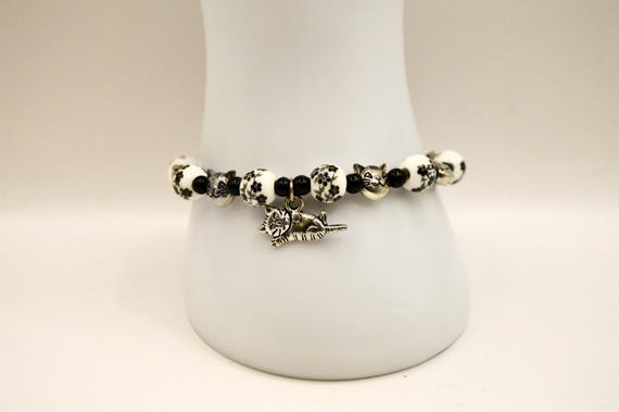 China Pattern Cat Bracelet: Silver Plated Kitty Charm, Glass Beads