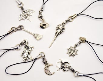 Gruseliger Halloween-Anhänger, Handyanhänger, Hexenhut, Teufel, Besen, Spinne, Fledermaus, Vogelschädel