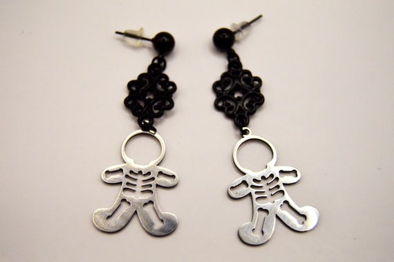 Gingerbread skelly earrings with black filigree