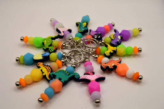 Dinosaur key chain, choose from 11 different ones, Glow in the dark soft beads