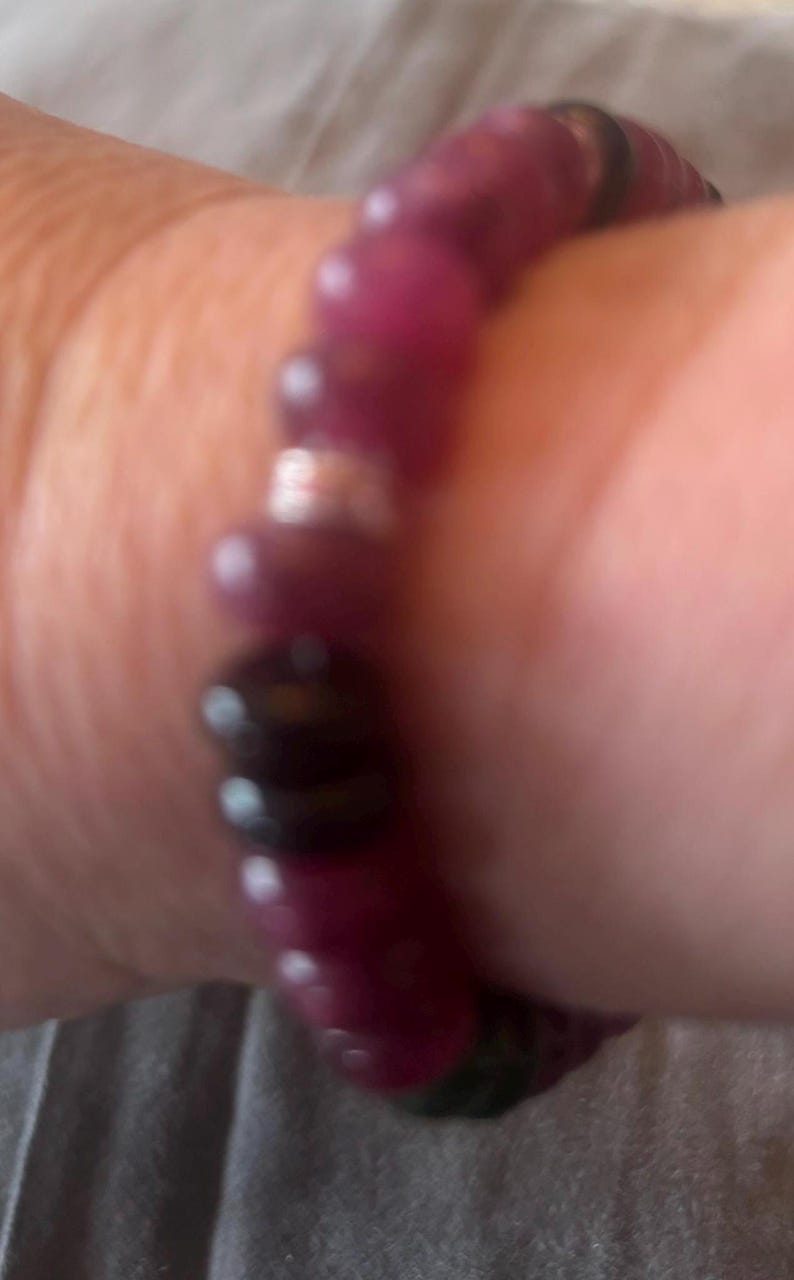 Ensemble collier et bracelet avec pierres multicolores inspirées d'anthropologie et accents de cristaux roses image 8