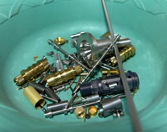 Lot 7: Bergung von Metallteilen, Schrottkomponenten, Schrauben, Stifte für die Schmuckherstellung, zum Basteln