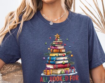 Retro Christmas Tree Bookish Graphic T-shirt, Book Lover Christmas Shirt, Funny Holiday Tee for Teachers, Xmas Librarian Cute T-shirt