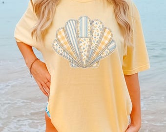 Faux Patchwork Seashell Comfort Colors Shirt, süßes Tank Top mit Meeresästhetik, Strand-Sommer-Grafik-T-Shirt, Sommervibes-T-Shirt